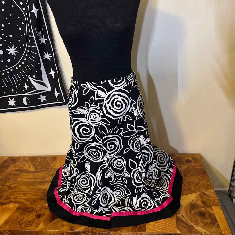 VTG 1990s Y2K Cotton Skirt Size 12 Black White Floral Pleated Midi Cottagecore